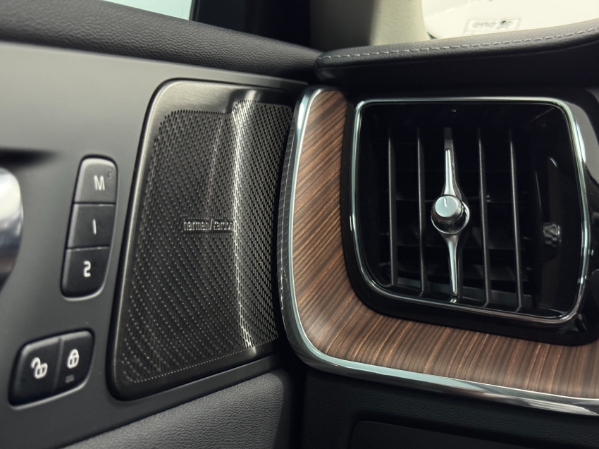 volvo xc60 2.0 t8 recharge ultimate awd geartronic hibrido 4p automatico 202416