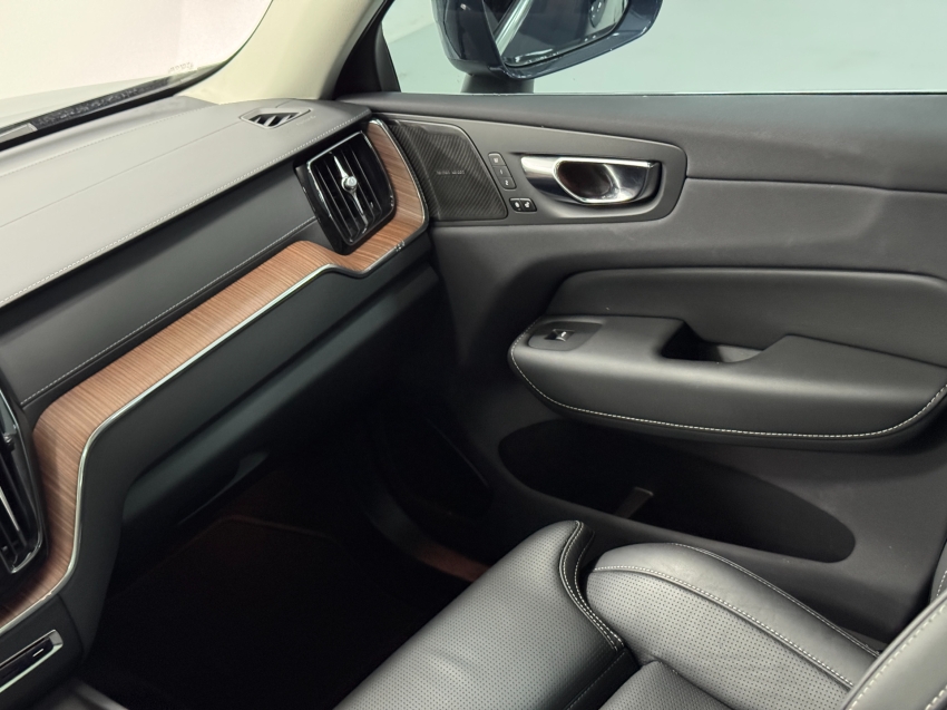 volvo xc60 2.0 t8 recharge ultimate awd geartronic hibrido 4p automatico 202414