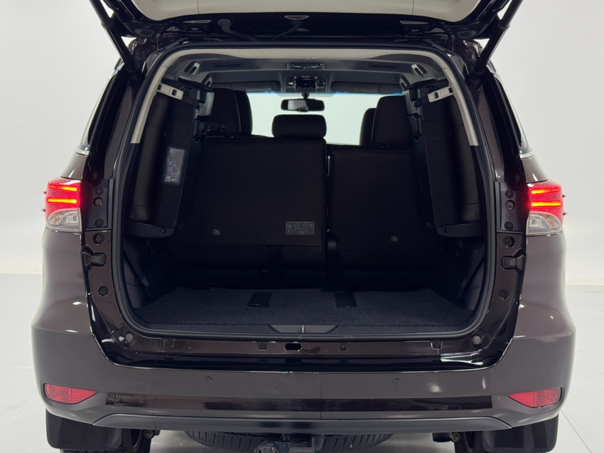 toyota hilux sw4 2.8 sr 4x4 16v turbo intercooler diesel 4p automatico 202010