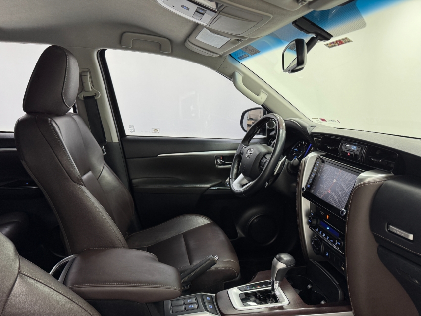 toyota hilux sw4 2.8 sr 4x4 16v turbo intercooler diesel 4p automatico 202012