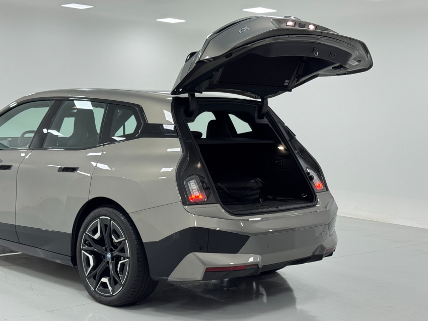 bmw ix eletrico xdrive50 sport 3.0 4p automatico 202510