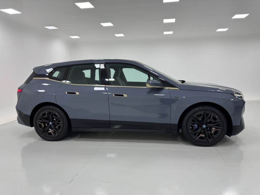 bmw ix eletrico m60 3.0 4p automatico 20236