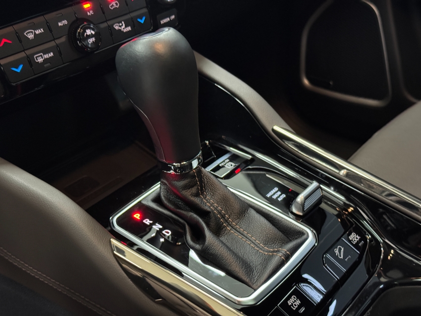 jeep commander 2.2 turbo diesel overland at9 2.0 4p automatico 202526