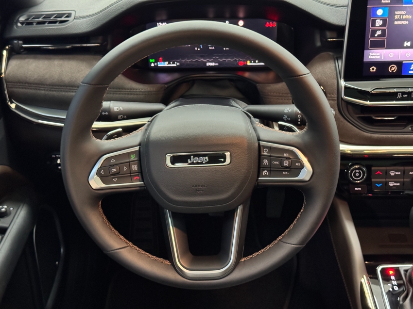 jeep commander 2.2 turbo diesel overland at9 2.0 4p automatico 202521