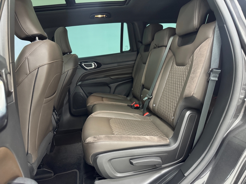 jeep commander 2.2 turbo diesel overland at9 2.0 4p automatico 202512