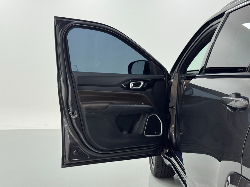 jeep commander 2.2 turbo diesel overland at9 2.0 4p automatico 202522