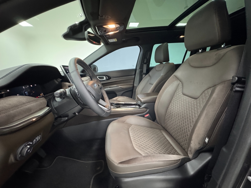 jeep commander 2.2 turbo diesel overland at9 2.0 4p automatico 202524