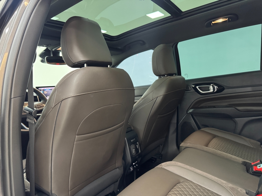 jeep commander 2.2 turbo diesel overland at9 2.0 4p automatico 202513