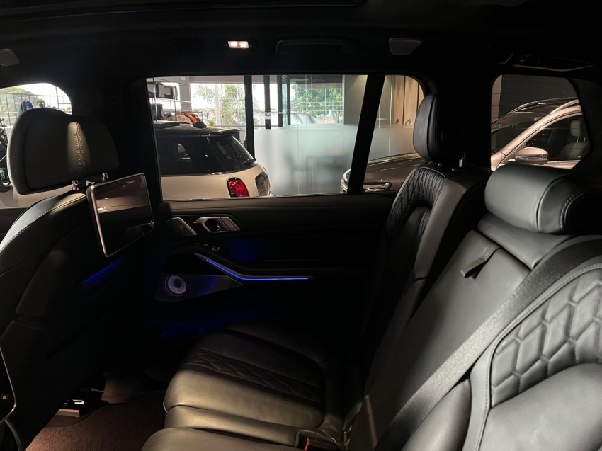bmw x7 4.4 v8 gasolina m50i steptronic 3.0 4p automatico 202120
