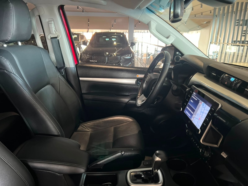 toyota hilux 2.8 d-4d turbo diesel cd srx 4x4 automatico 4p 202210