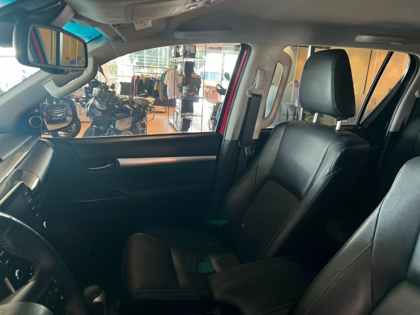 toyota hilux 2.8 d-4d turbo diesel cd srx 4x4 automatico 4p 202213