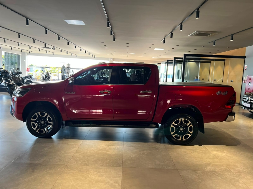 toyota hilux 2.8 d-4d turbo diesel cd srx 4x4 automatico 4p 20222