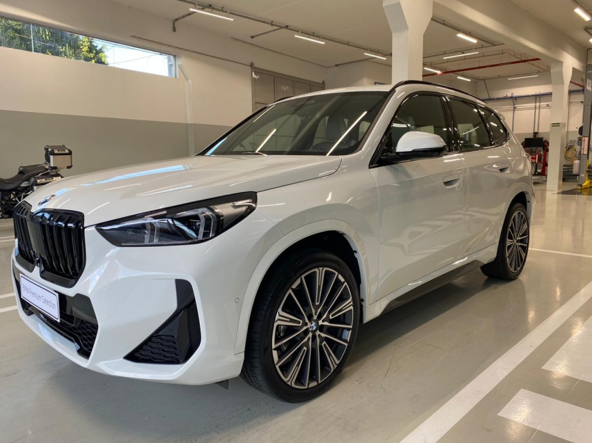 bmw x1 2.0 16v turbo gasolina sdrive20i m sport steptronic 4p automatico 20261