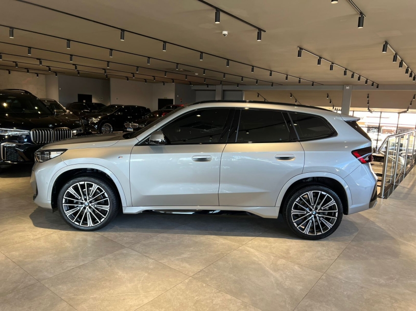 bmw x1 2.0 16v turbo gasolina sdrive20i m sport steptronic 4p automatico 20252