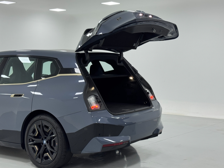 bmw ix eletrico m60 3.0 4p automatico 20239