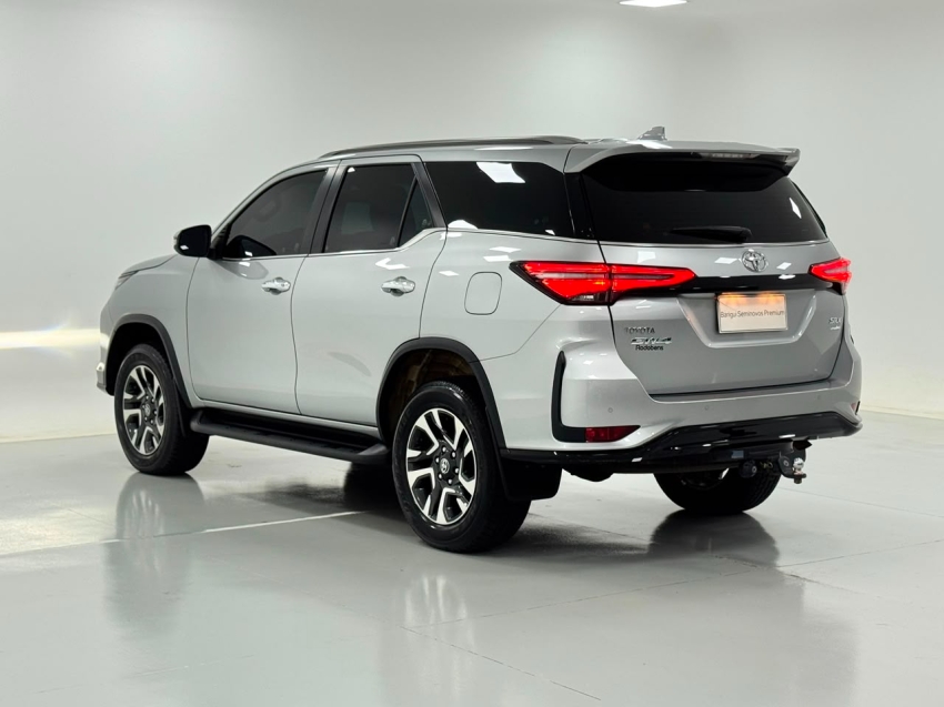 toyota hilux sw4 2.8 d-4d turbo diesel srx platinum 7l 4x4 automatico 4p 20243