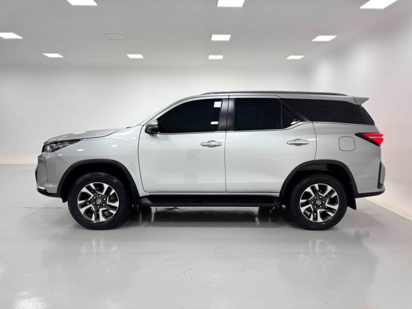 toyota hilux sw4 2.8 d-4d turbo diesel srx platinum 7l 4x4 automatico 4p 20242