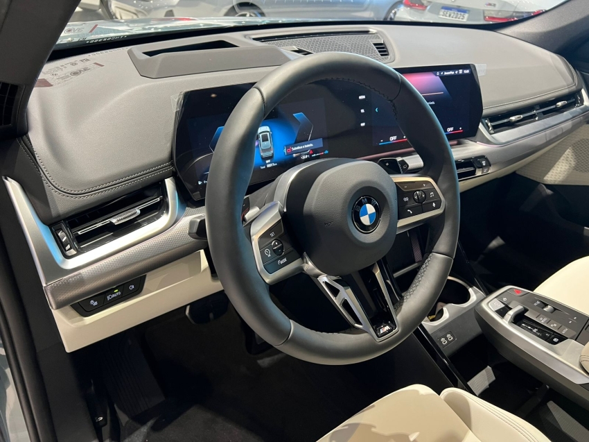 bmw x1 2.0 16v turbo gasolina sdrive20i m sport steptronic 1.9 4p automatico 202619