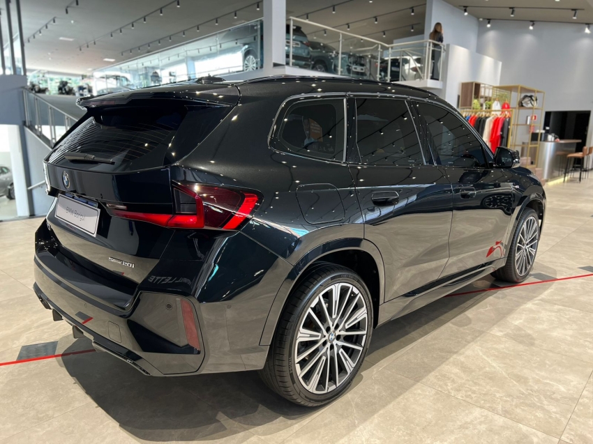 bmw x1 2.0 16v turbo gasolina sdrive20i m sport steptronic 1.9 4p automatico 20245
