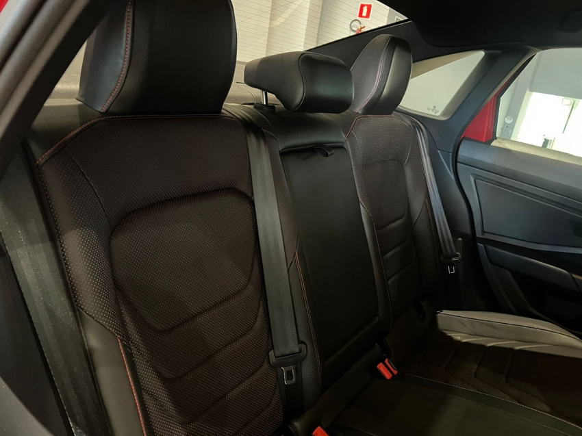 volkswagen jetta 2.0 350 tsi gasolina gli dsg 1.9 4p automatico 202412