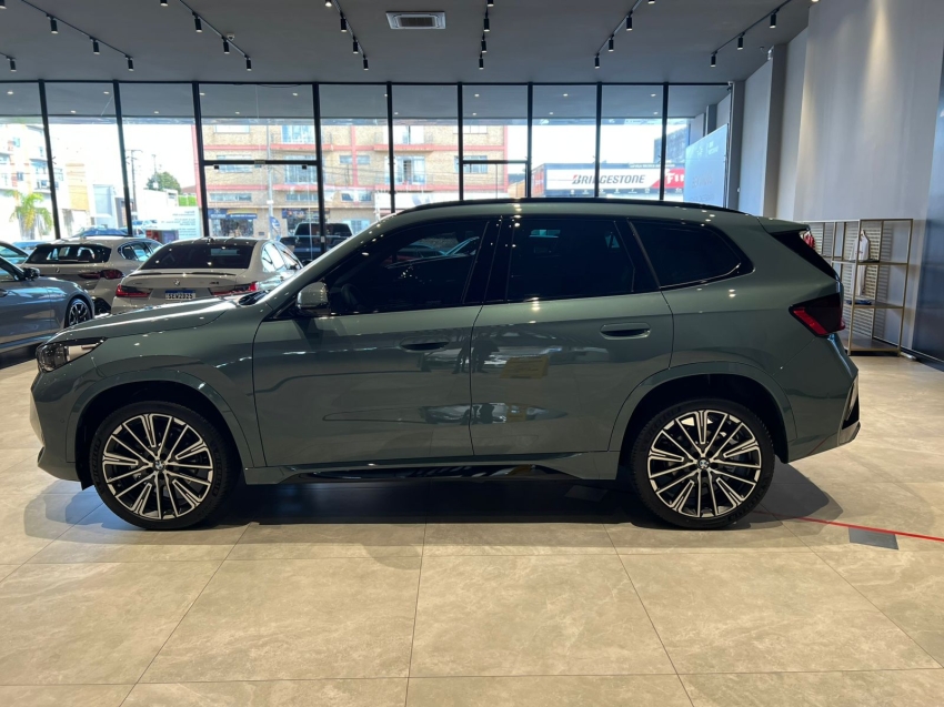 bmw x1 2.0 16v turbo gasolina sdrive20i m sport steptronic 1.9 4p automatico 202610
