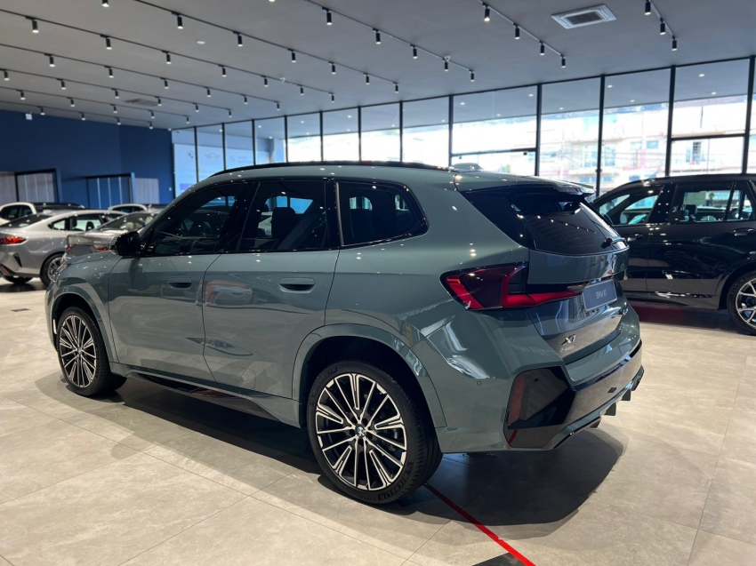 bmw x1 2.0 16v turbo gasolina sdrive20i m sport steptronic 1.9 4p automatico 20261