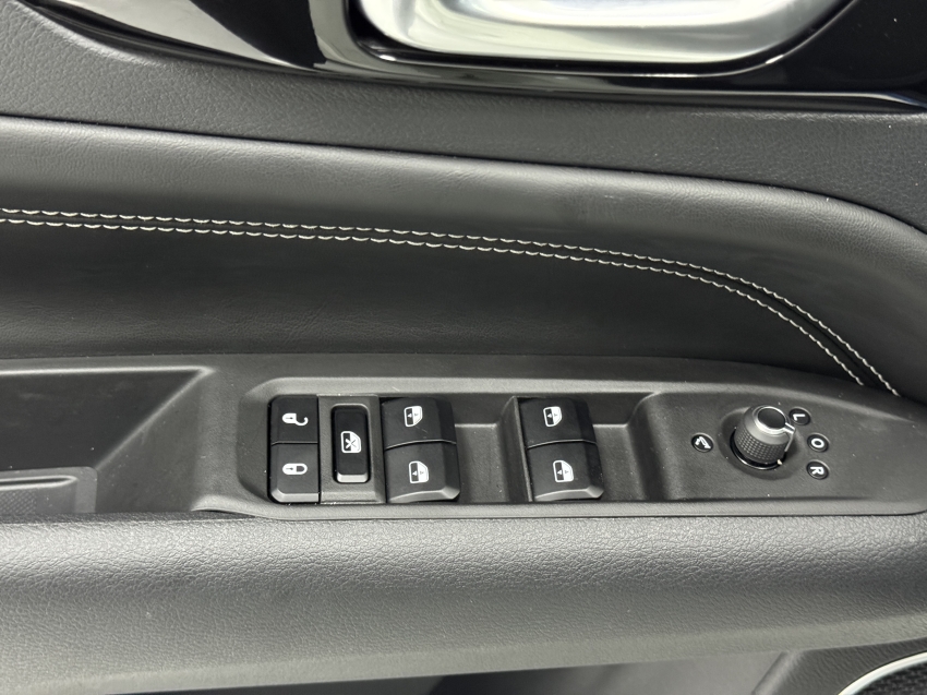 jeep compass 2.0 hurricane 4 turbo gasolina blackhawk at9 1.9 5p automatico 202528