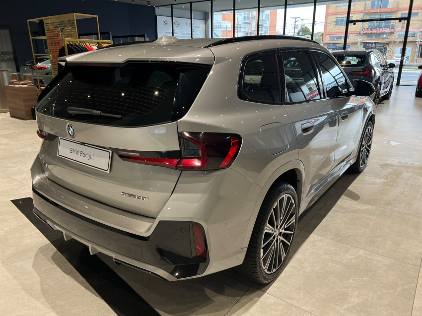 bmw x1 2.0 16v turbo gasolina sdrive20i m sport steptronic 1.9 5p automatico 20242