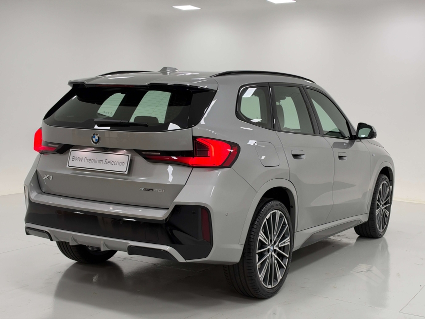 bmw x1 2.0 16v turbo gasolina sdrive20i m sport steptronic 1.9 5p automatico 20256