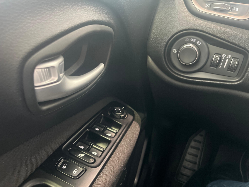 jeep renegade 1.3 t270 turbo flex sport at6 2023