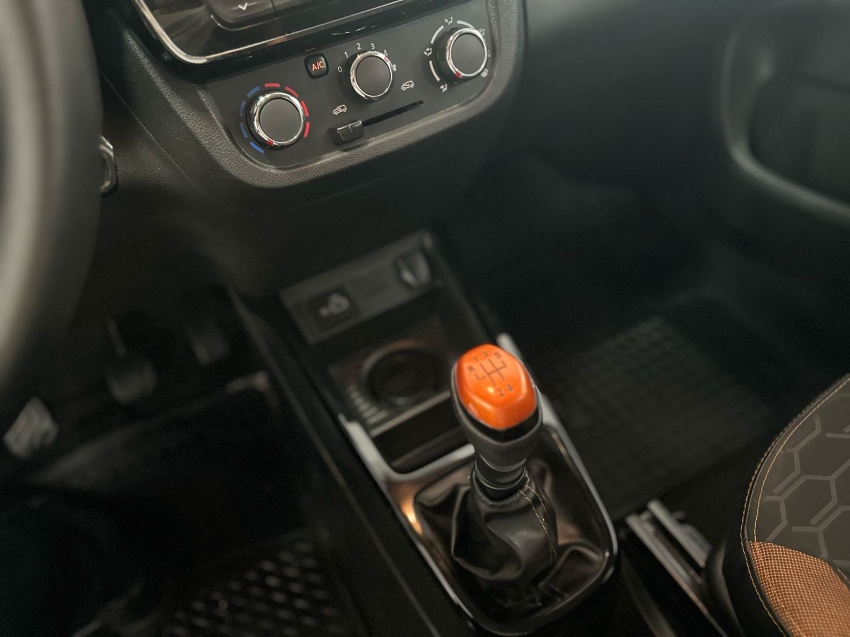renault kwid 1.0 12v sce flex outsider manual 2022
