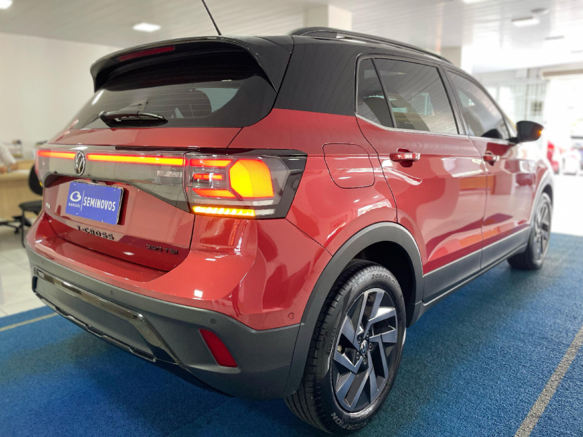 volkswagen t-cross 1.4 250 tsi total flex highline automatico 4p 2025