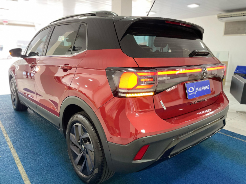 volkswagen t-cross 1.4 250 tsi total flex highline automatico 4p 2025