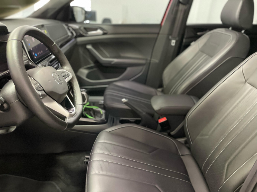 volkswagen t-cross 1.4 250 tsi total flex highline automatico 4p 2025