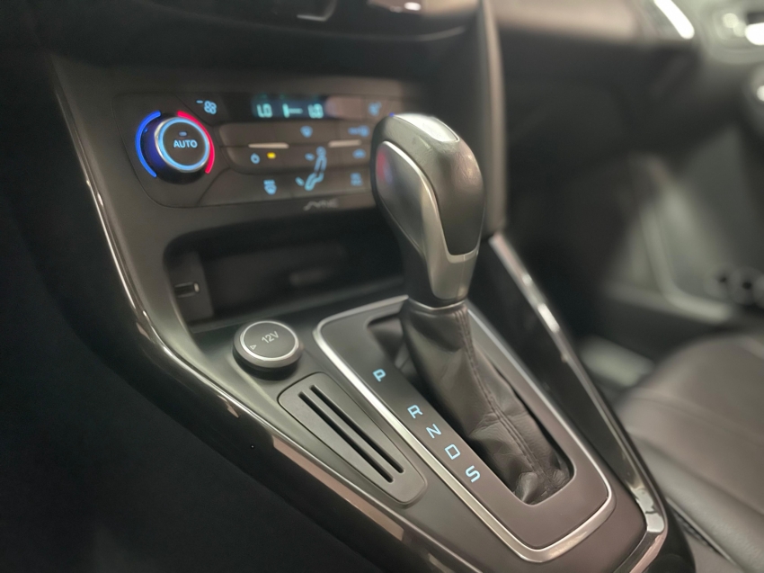 ford focus 2.0 titanium 16v flex 4p powershift automatico 2016