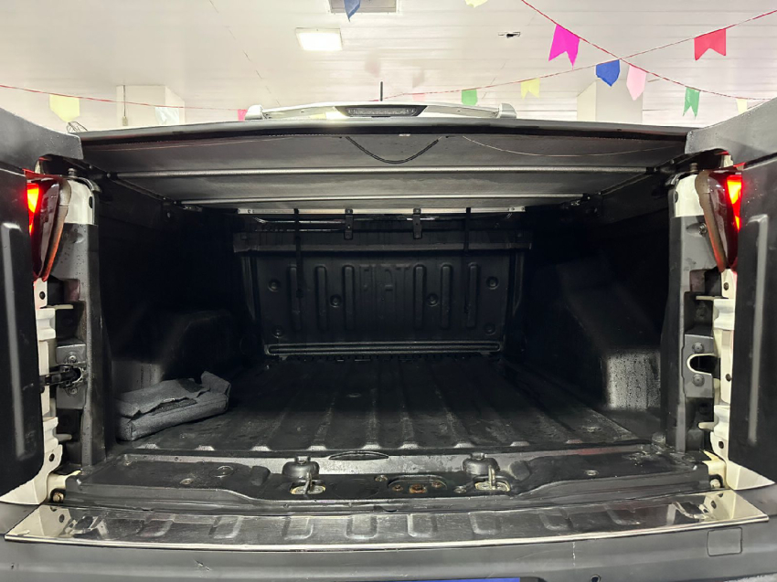 fiat toro 2.0 16v turbo diesel volcano 4wd at9 4p automatico 2019