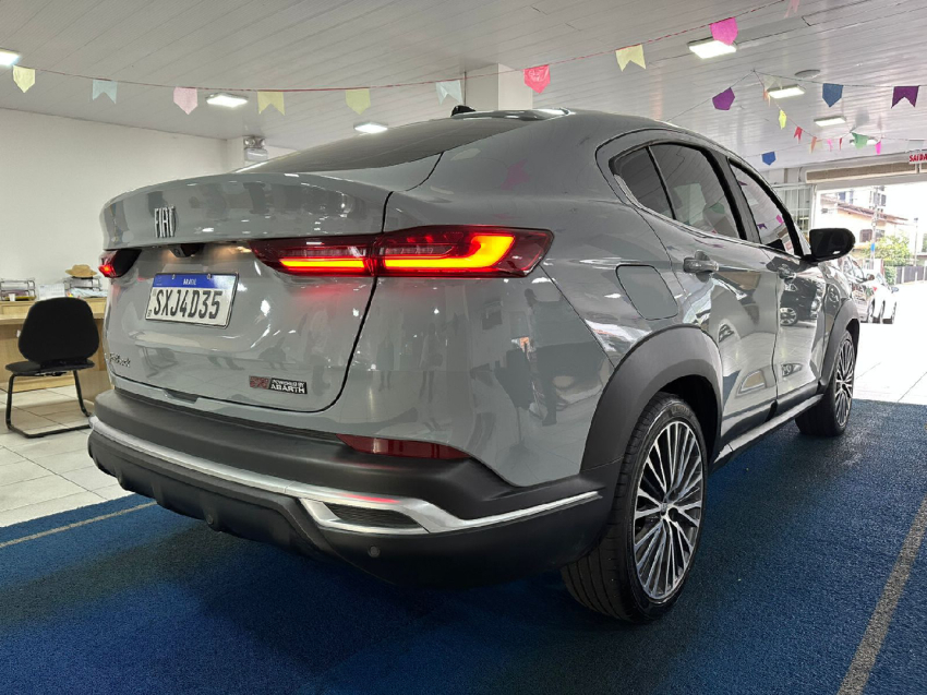fiat fastback 1.3 turbo 270 flex limited edition at6 1.8 4p automatico 2025