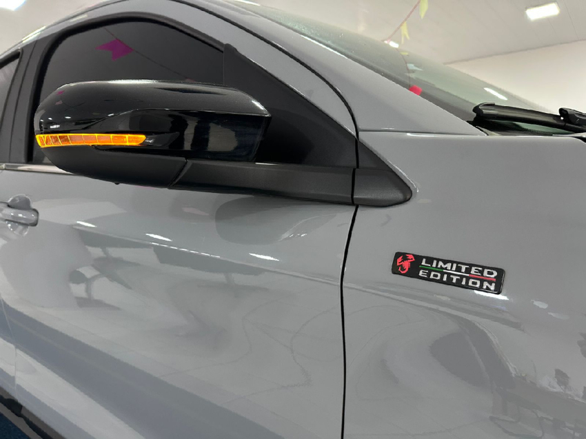 fiat fastback 1.3 turbo 270 flex limited edition at6 1.8 4p automatico 2025