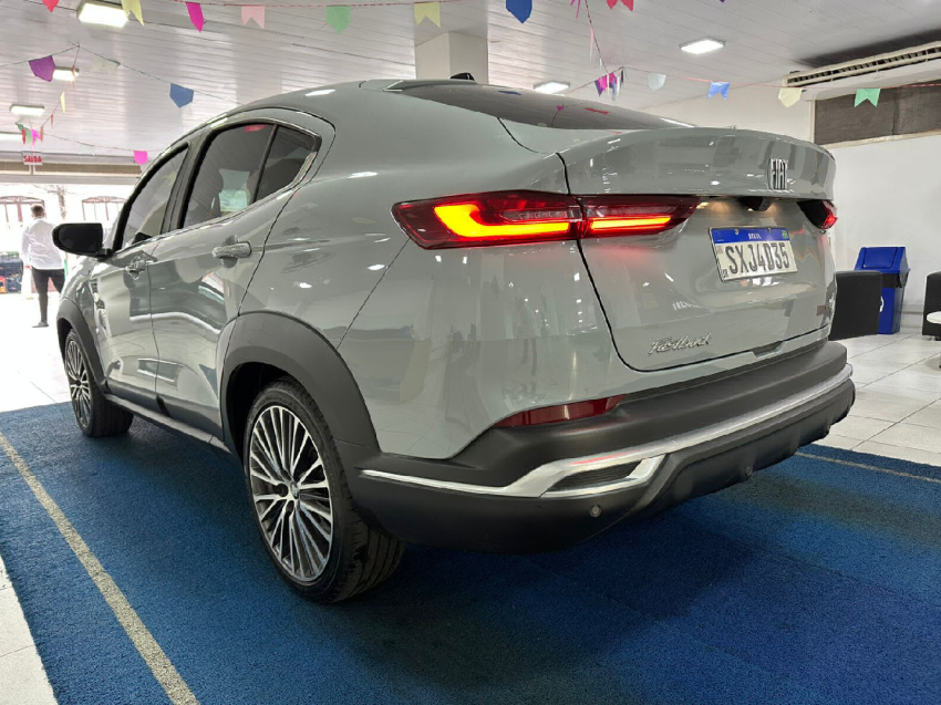 fiat fastback 1.3 turbo 270 flex limited edition at6 1.8 4p automatico 2025