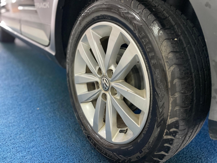 volkswagen fox 1.0 mpi track 12v flex 4p manual 2018