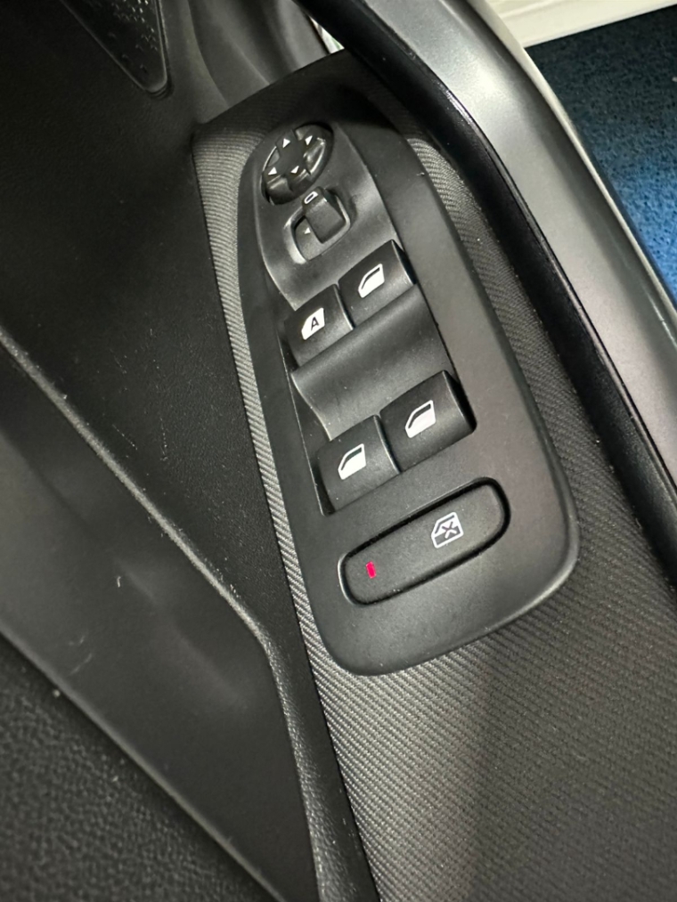 peugeot 208 1.6 griffe 16v flex 4p automatico 2016
