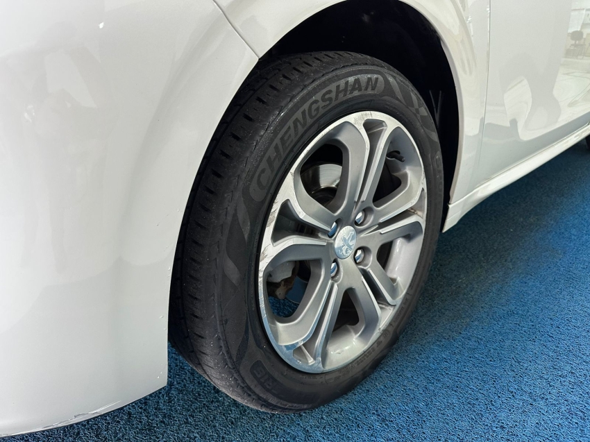 peugeot 208 1.6 griffe 16v flex 4p automatico 2016