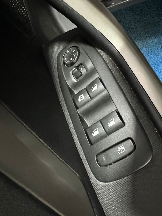 peugeot 2008 1.6 16v flex allure 4p automatico 2020