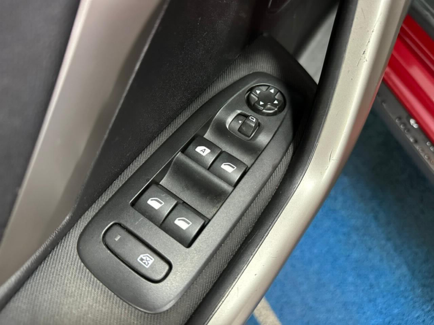 peugeot 2008 1.6 16v flex allure 4p automatico 2017
