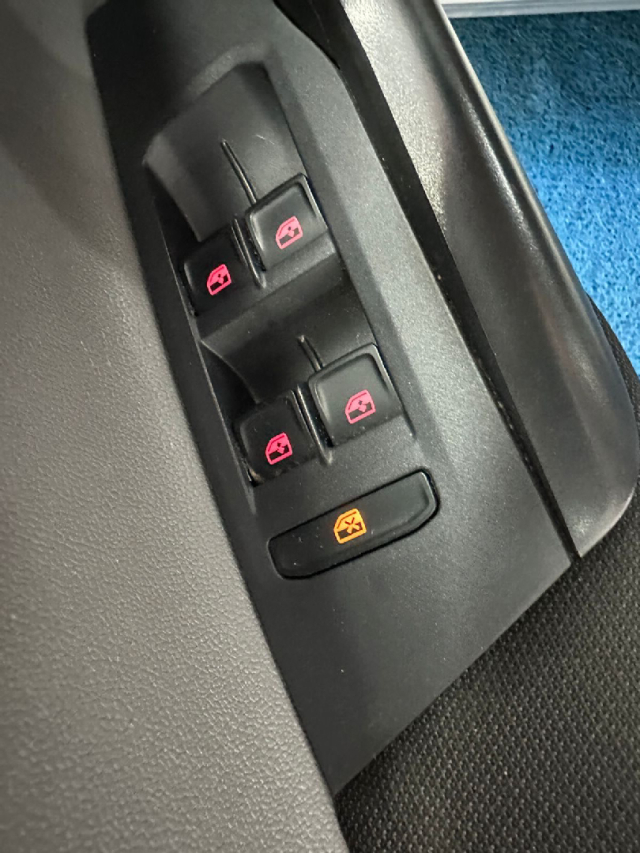 volkswagen polo 1.0 mpi total flex manual 4p 201811