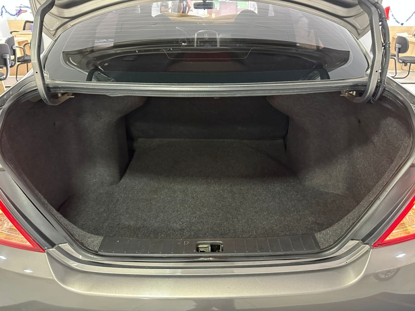 nissan versa sv 1.6 cvt17