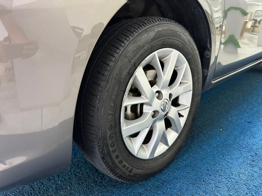 nissan versa sv 1.6 cvt4