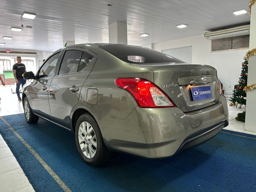 nissan versa sv 1.6 cvt5