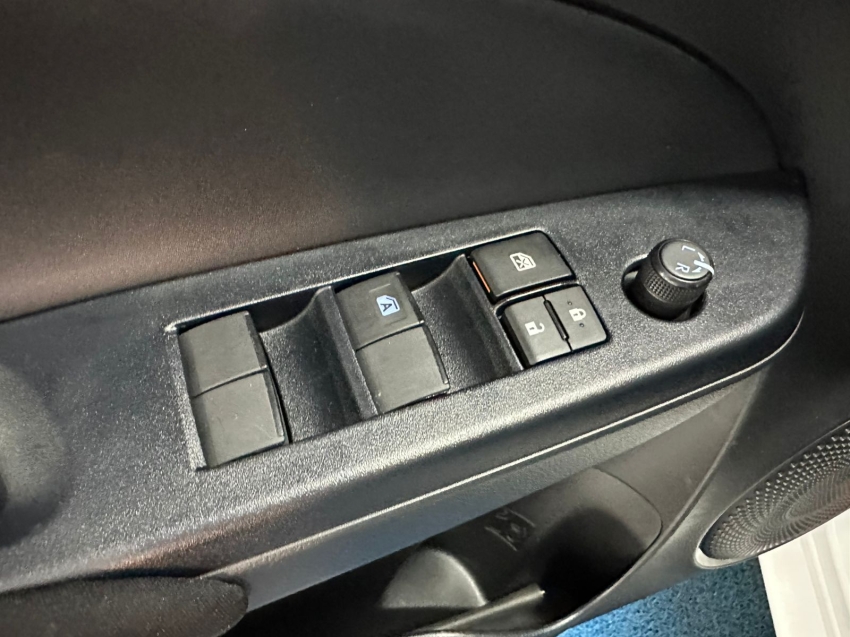 toyota yaris 1.5 16v flex sedan xl multidrive 1.6 4p automatico 20259