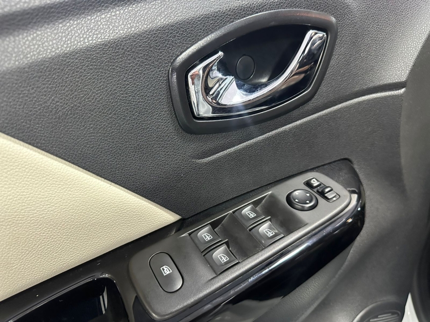 renault captur 1.6 16v sce flex intense x-tronic 5p automatico 20208